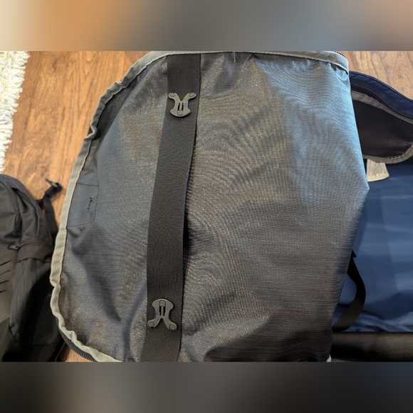 Eagle Creek 90L Thrive Convertible Blue & Black Backpack- Used Once! - Picture 15 of 17